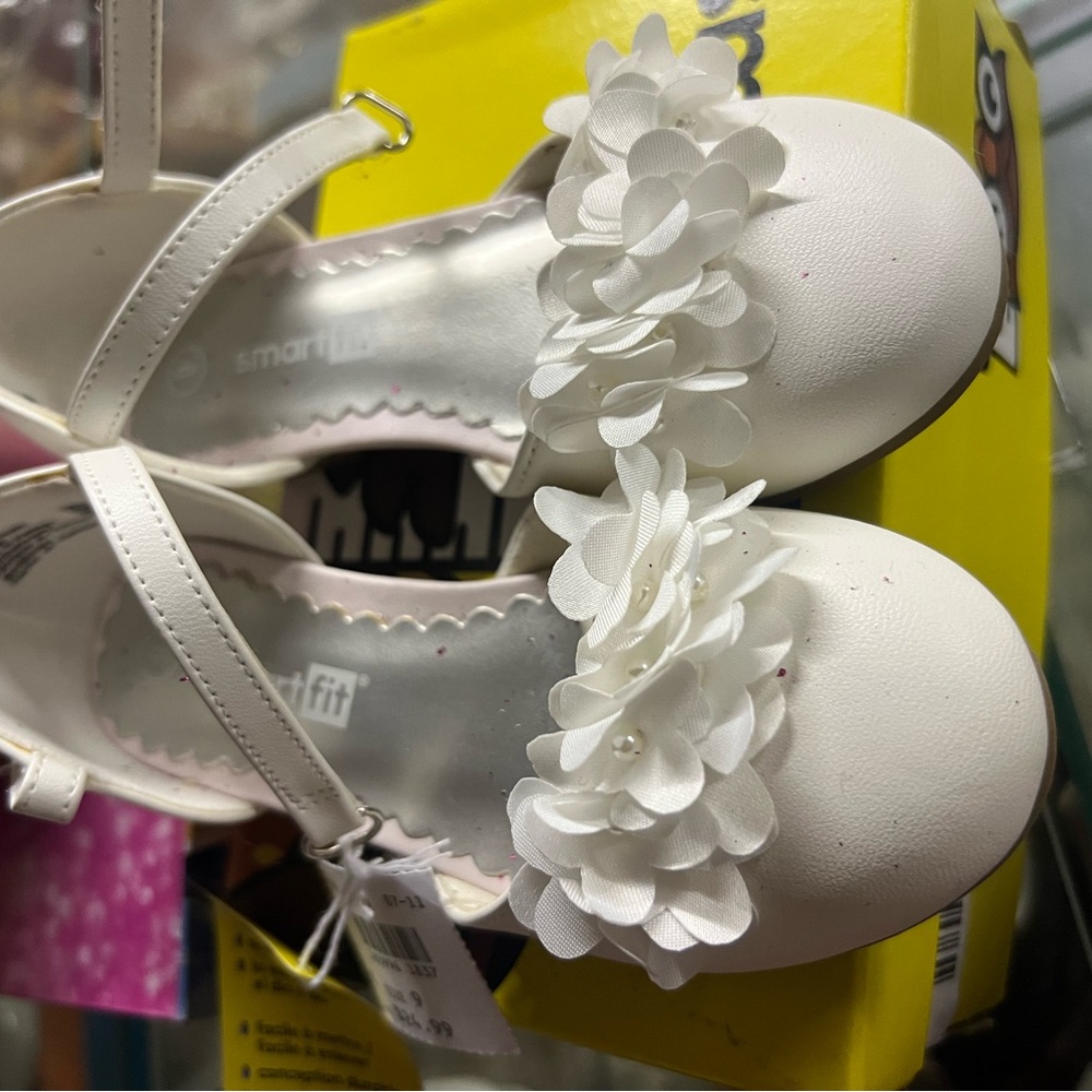 SmartFit White Kids' Flower Sandals